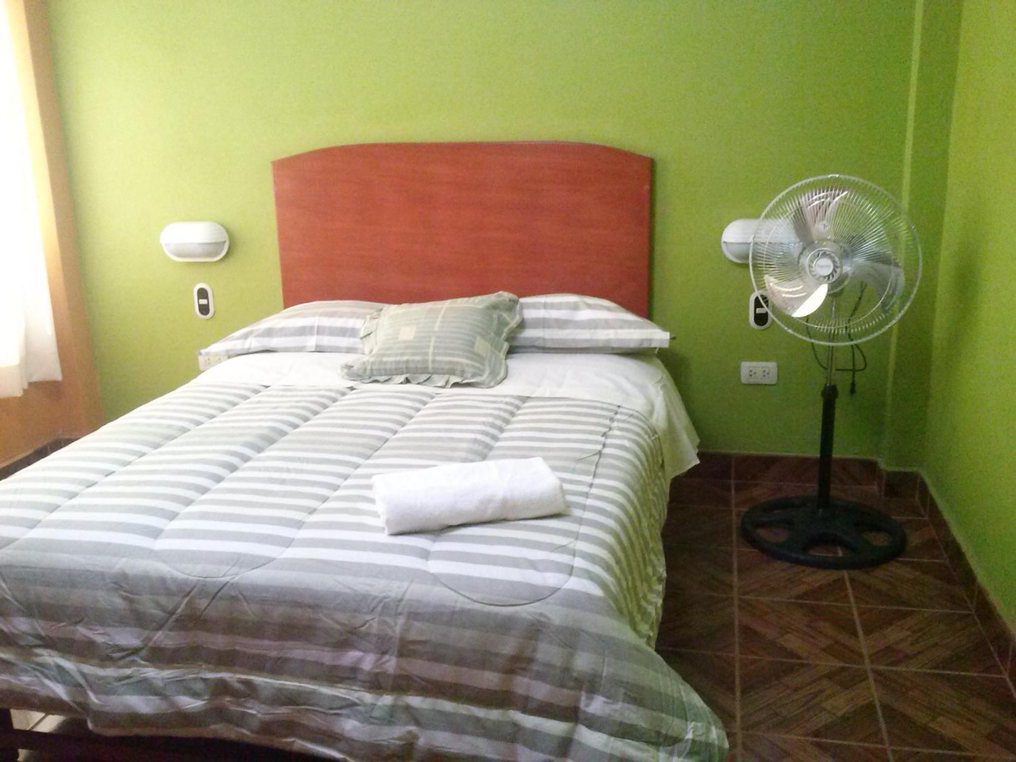Hostal Real Alcazar Nazca Room photo