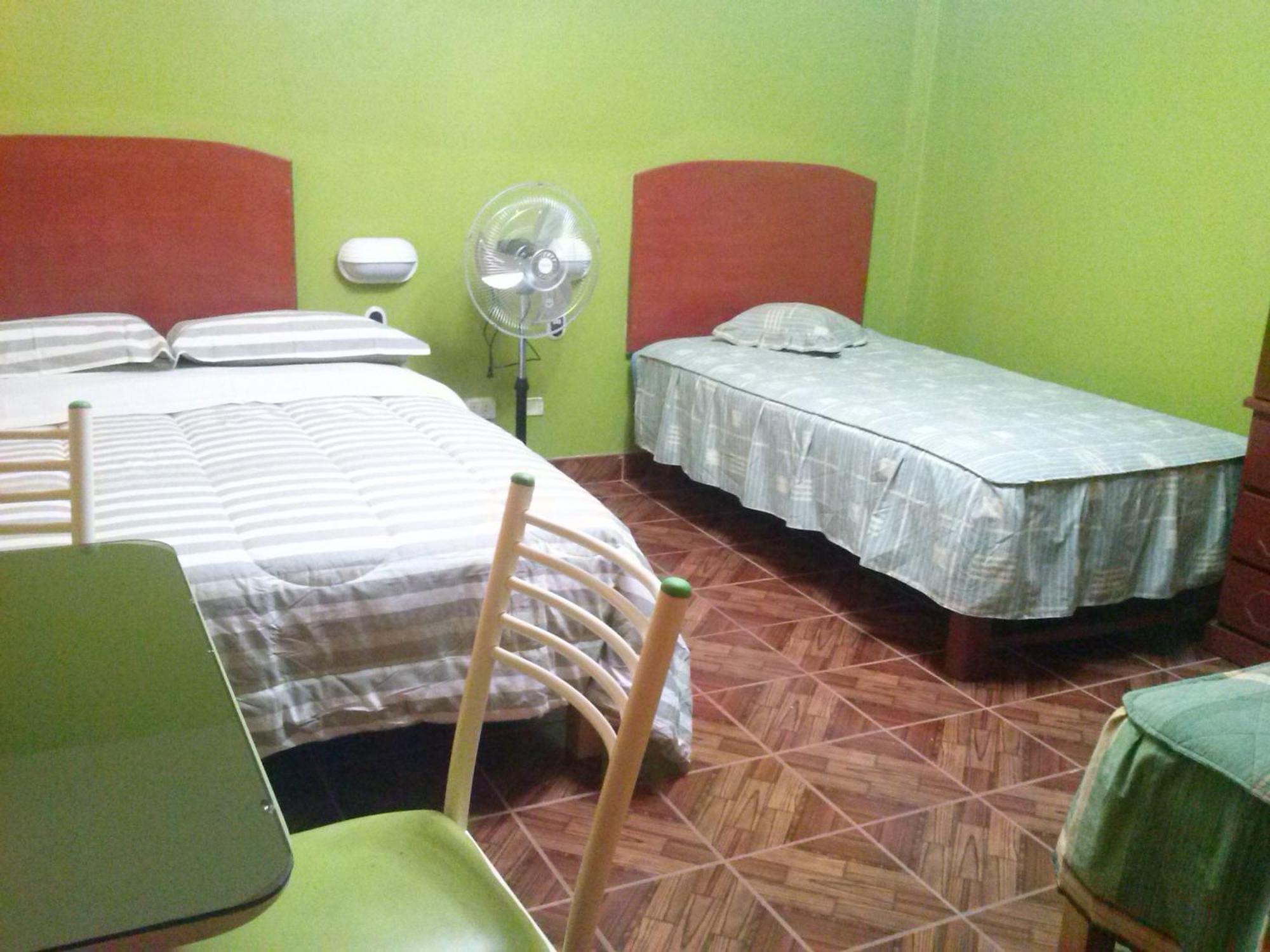 Hostal Real Alcazar Nazca Room photo